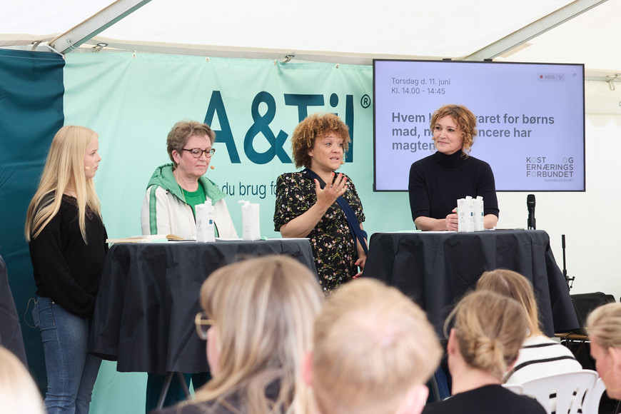 Fire paneldeltagere på Folkemødet diskuterer børn og unges sundhed i en digital tid